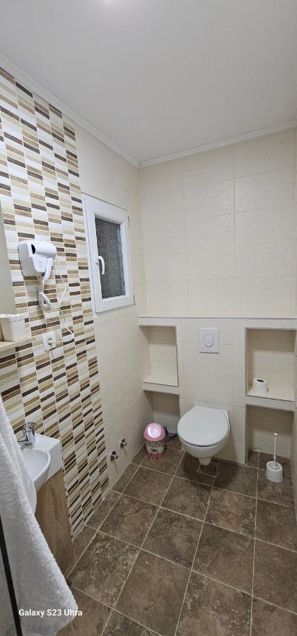 Ekonomic Apartmani Golubovci 外观 照片
